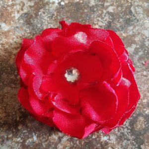 This DIY home sweet home sign with melted fabric flowers is a simple project for making a DIY wood sign. It can be made with or without a Cricut. The burned flowers are so pretty!