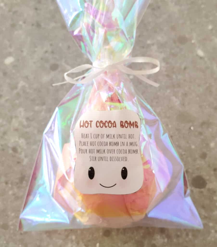 free printable marshmallow shaped Hot cocoa bomb label