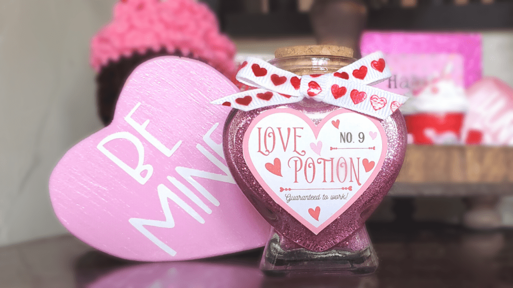 DIY Potion Bottles & Love Potion Label Cassie Smallwood