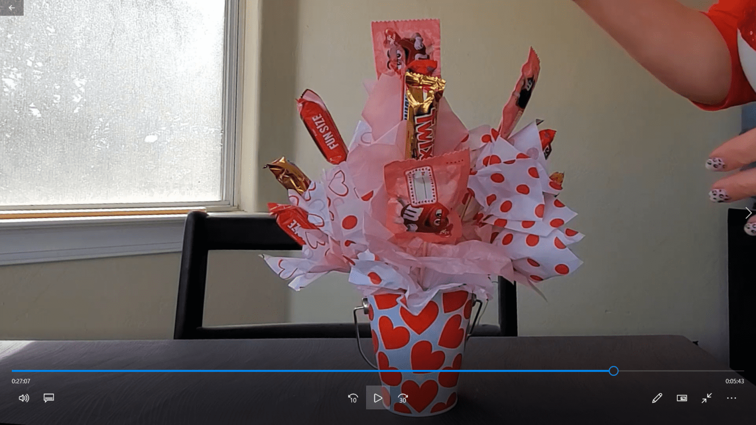 How To Make A Beautiful DIY Candy Bouquet For Valentine's Day - Cassie ...