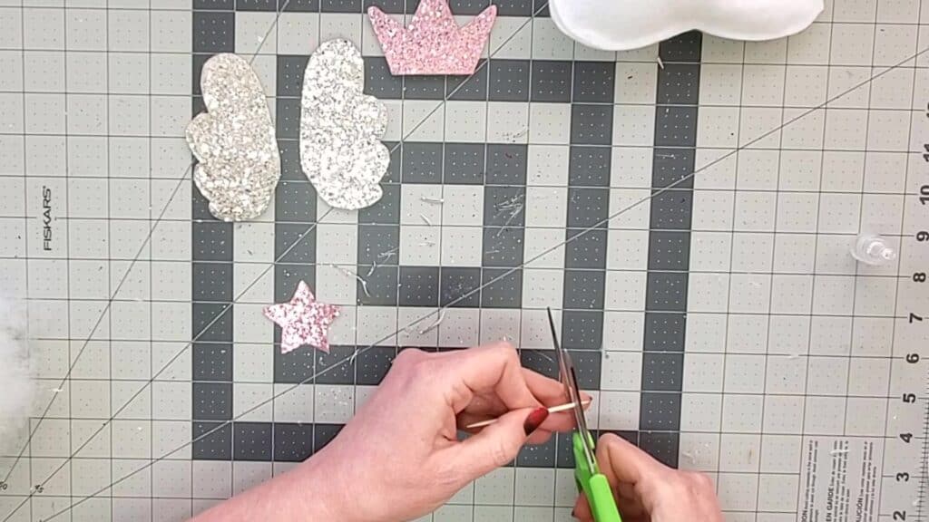 cut sharp tips off of a toothpick