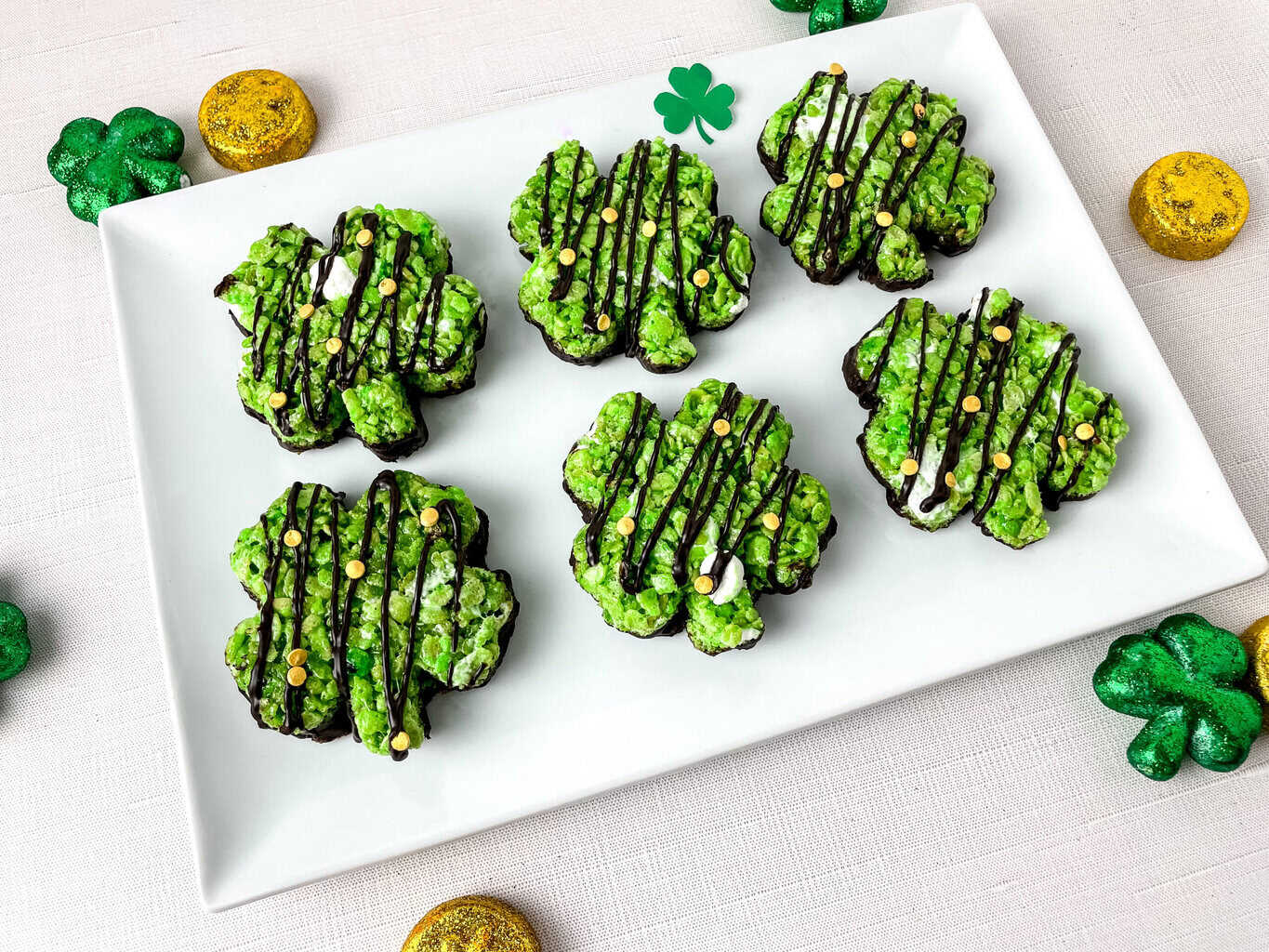 Shamrock-themed desserts St. Patrick's Day food ideas St. Patrick’s Day party treats How to make Irish Cream Rice Krispies Green Rice Krispie Treats for St. Patrick’s Day