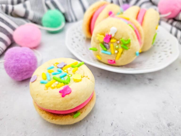 Easter Vanilla Whoopie Pies Recipe