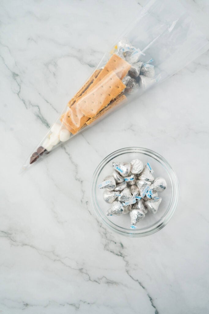 adding Hershey's kisses to welcome back to school gift bags for students