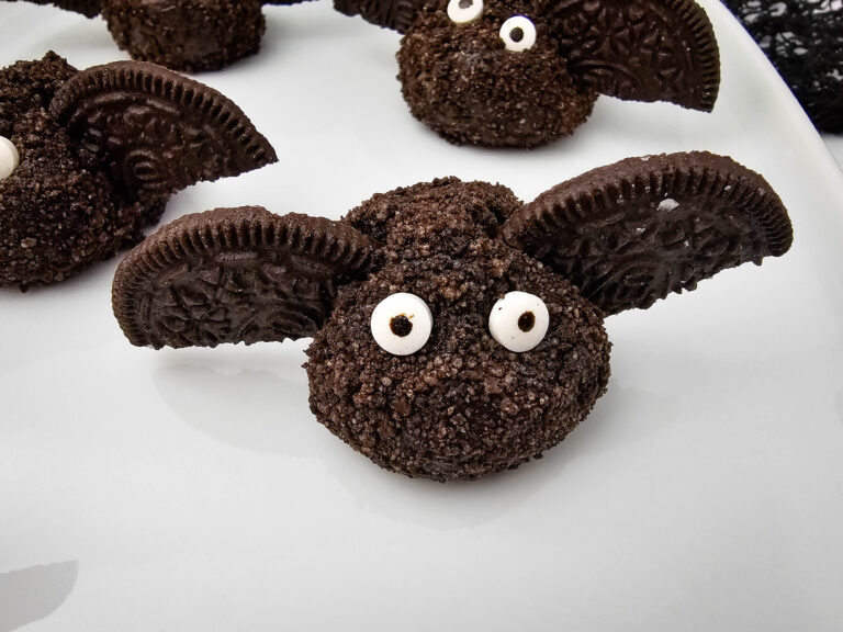 Easy Halloween Bat Oreo Balls (No-Bake, 3 Ingredient Treats)