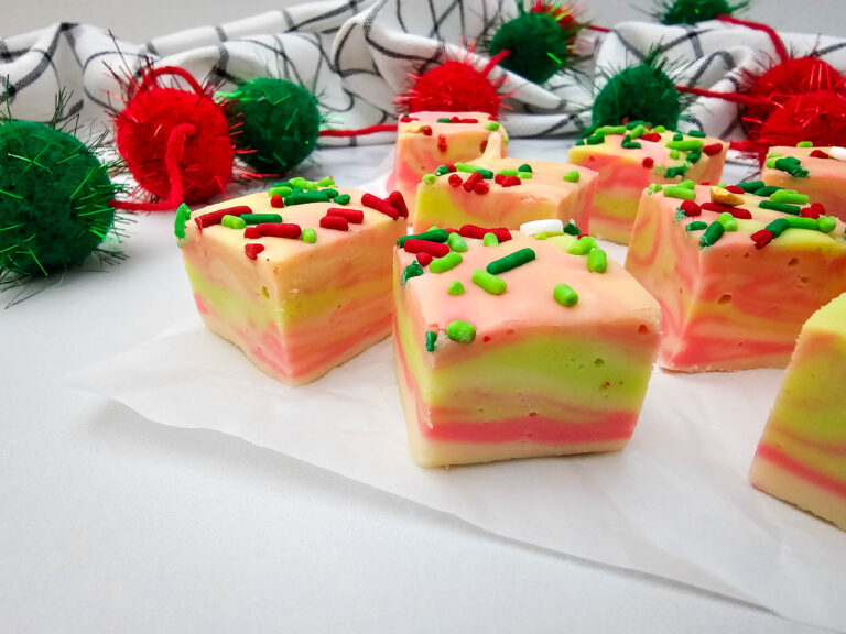Easy Festive Christmas Swirl Fudge – Quick Holiday Treat Recipe